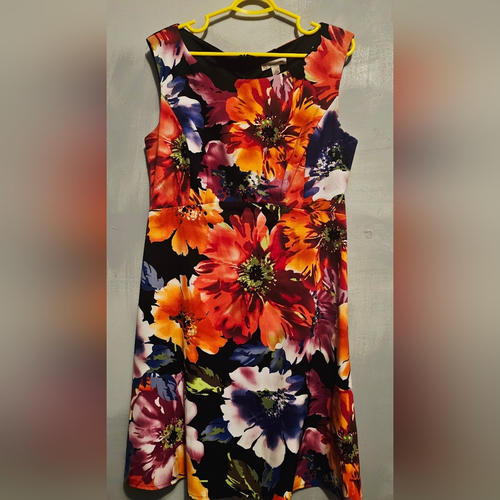 Pretty pre-owned dress